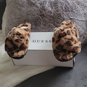 Guess faux fur slippers